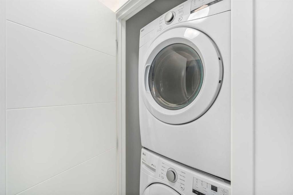 628 Copperstone Manor Se, Calgary, AB - Indoor Photo Showing Laundry Room