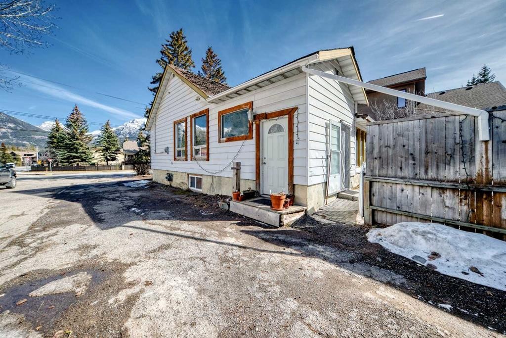 231 Three Sisters Drive, Canmore, AB - Outdoor