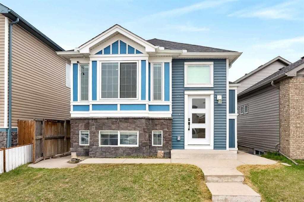 125 Saddlefield Crescent Ne, Calgary, AB - Indoor Photo Showing Other Room