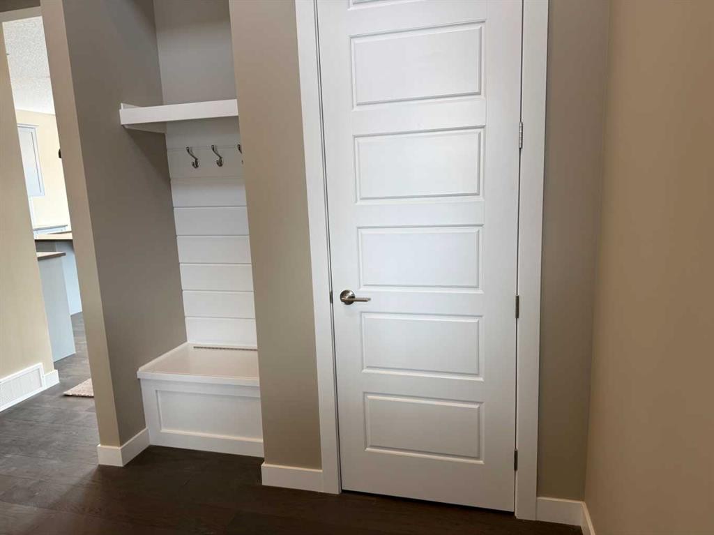 115 Sundown Crescent, Cochrane, AB - Indoor Photo Showing Other Room