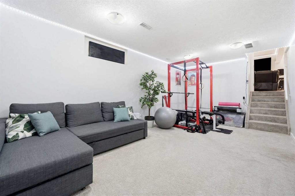 151 Templevale Place Ne, Calgary, AB - Indoor