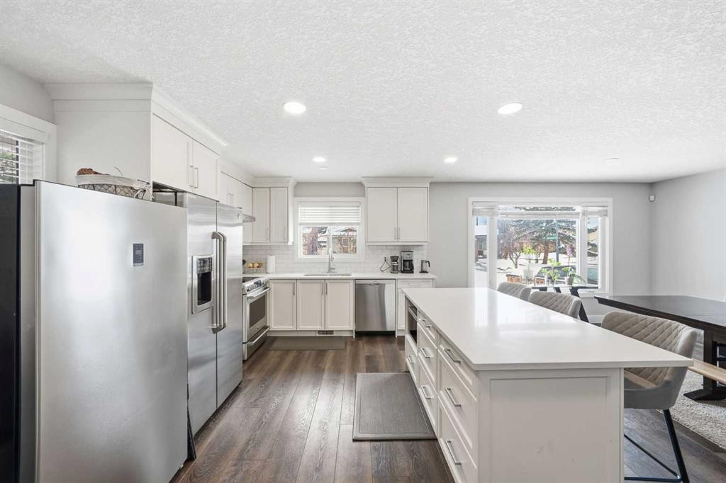 151 Templevale Place Ne, Calgary, AB - Indoor Photo Showing Kitchen