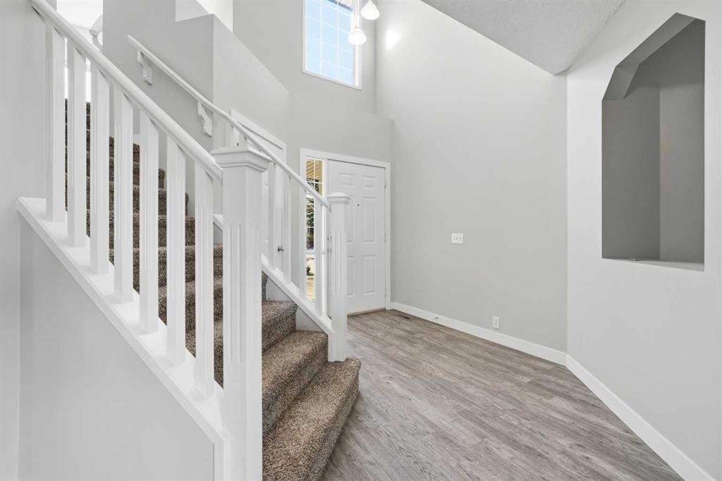 83 Cranfield Crescent Se, Calgary, AB - Indoor Photo Showing Other Room