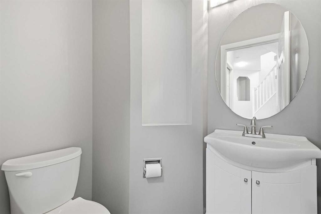 83 Cranfield Crescent Se, Calgary, AB - Indoor Photo Showing Bathroom