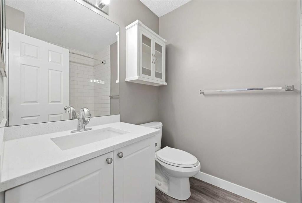 83 Cranfield Crescent Se, Calgary, AB - Indoor Photo Showing Bathroom