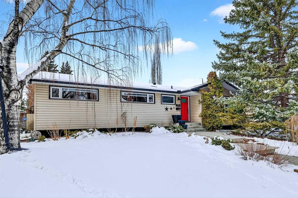 33 Warwick Drive Sw, Calgary, AB - Outdoor