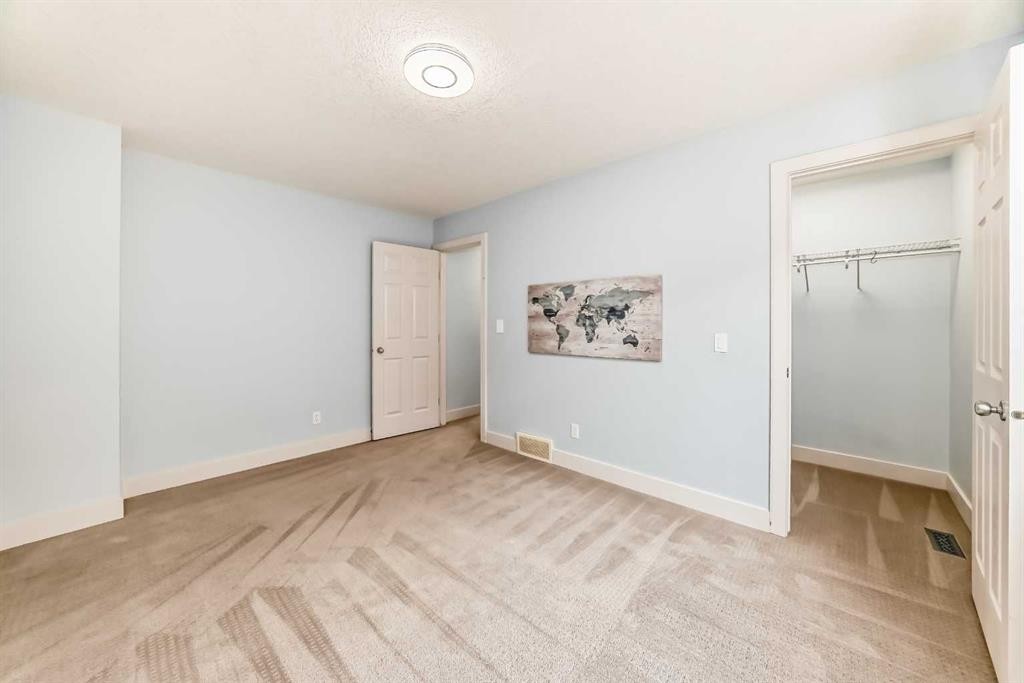 331 Royal Oak Heath Nw, Calgary, AB - Indoor Photo Showing Other Room