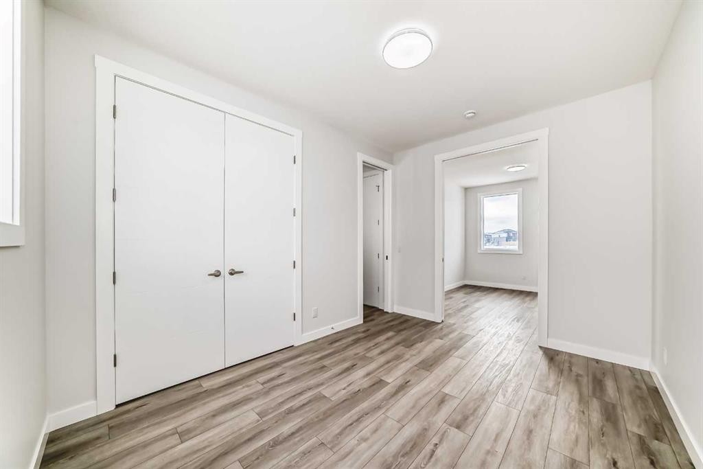 100 Corner Glen Manor Ne, Calgary, AB - Indoor Photo Showing Other Room
