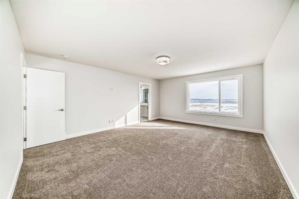 100 Corner Glen Manor Ne, Calgary, AB - Indoor Photo Showing Other Room