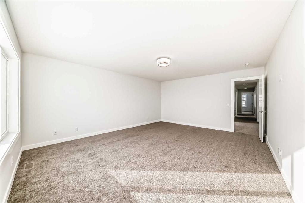100 Corner Glen Manor Ne, Calgary, AB - Indoor Photo Showing Other Room