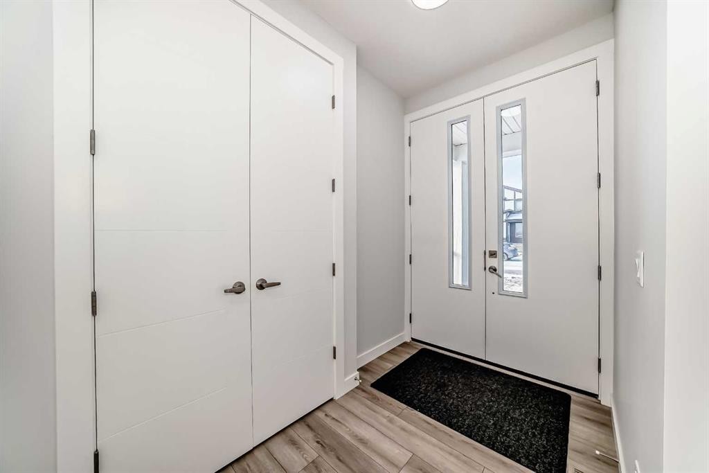 100 Corner Glen Manor Ne, Calgary, AB - Indoor Photo Showing Other Room