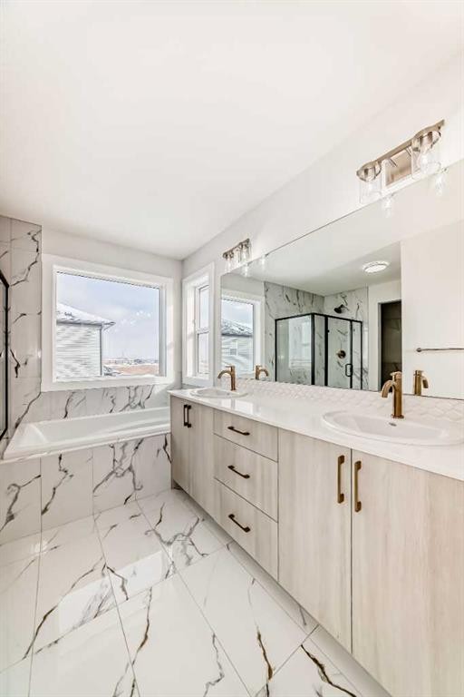 100 Corner Glen Manor Ne, Calgary, AB - Indoor Photo Showing Bathroom