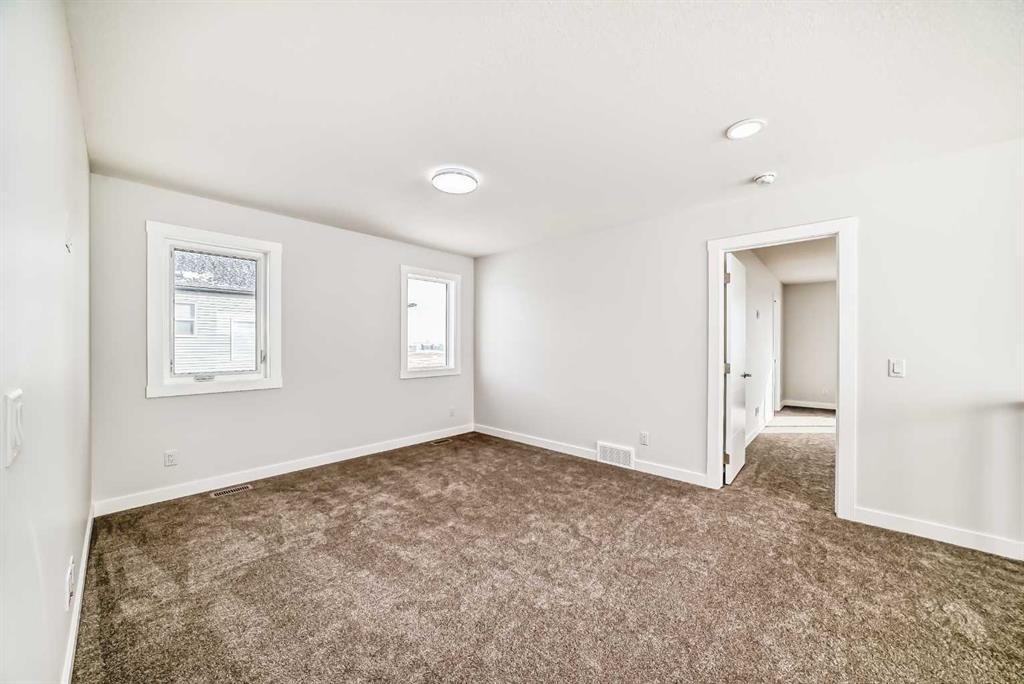 100 Corner Glen Manor Ne, Calgary, AB - Indoor Photo Showing Other Room