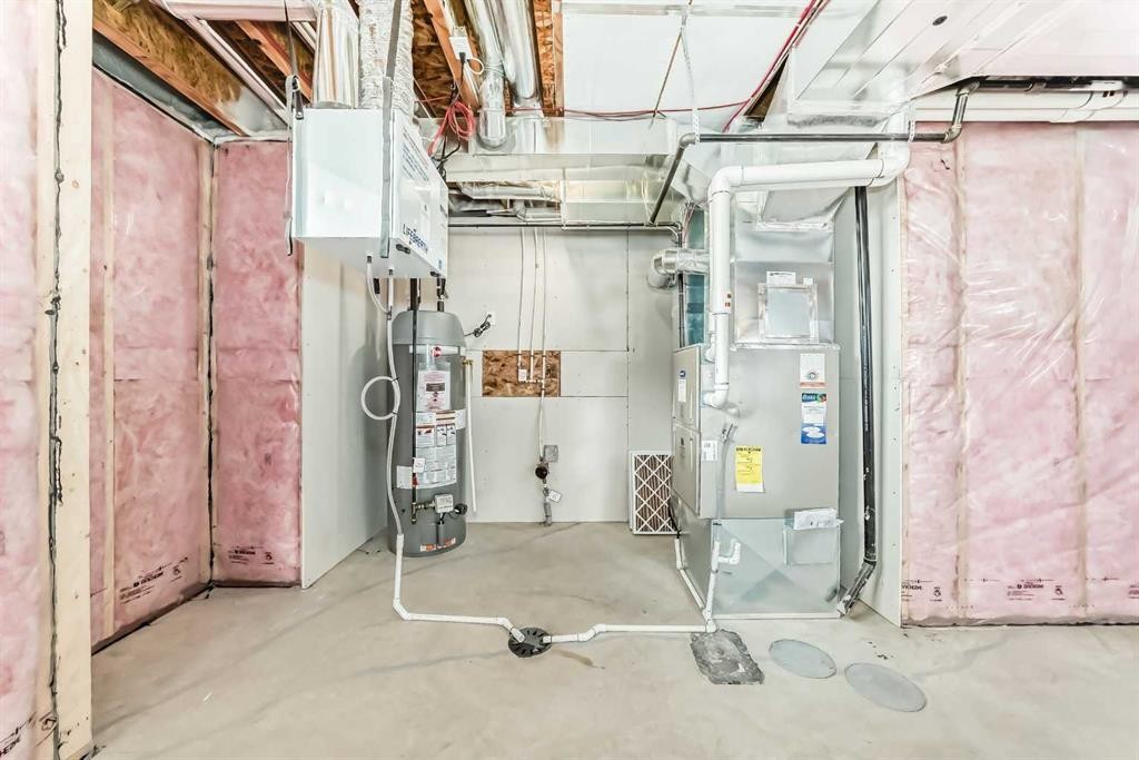 100 Corner Glen Manor Ne, Calgary, AB - Indoor Photo Showing Basement