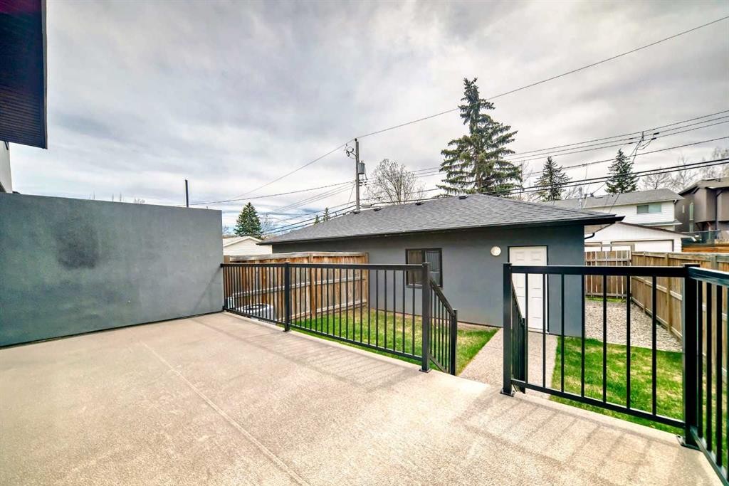 2117 51 Avenue Sw, Calgary, AB - Outdoor With Exterior
