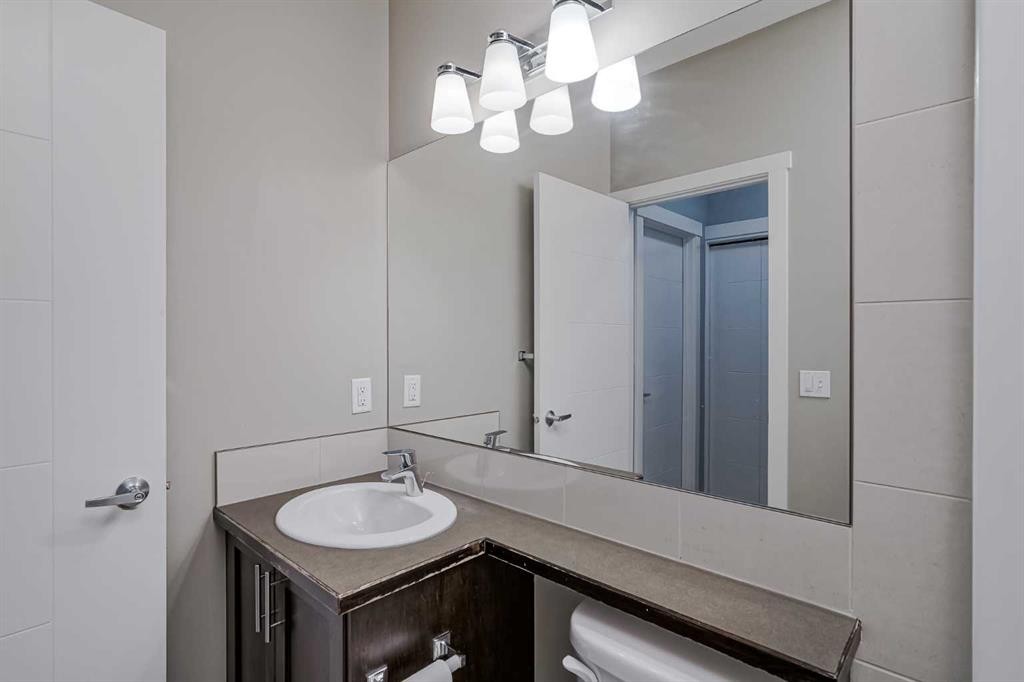108 Redstone View Ne, Calgary, AB - Indoor Photo Showing Bathroom