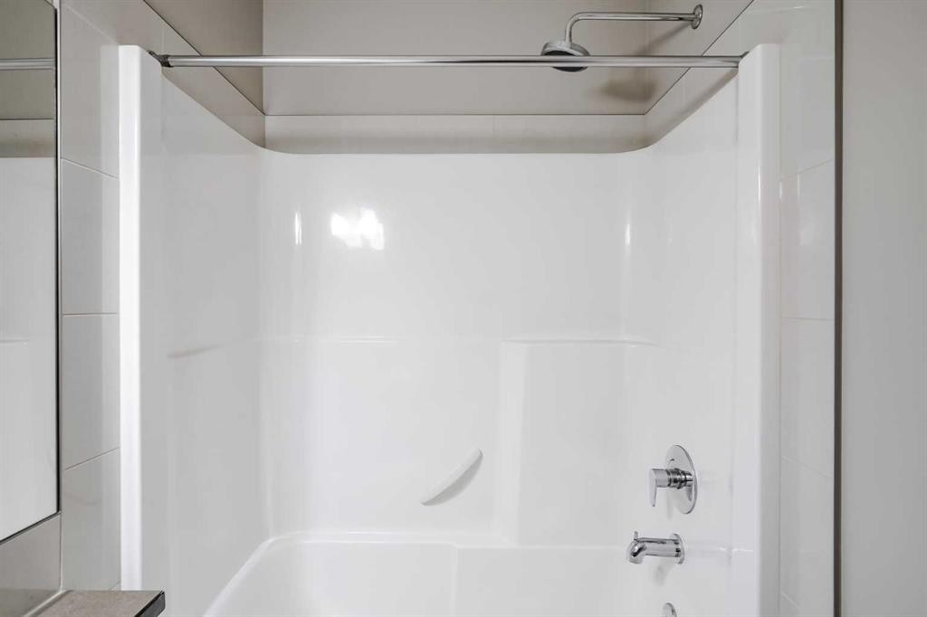 108 Redstone View Ne, Calgary, AB - Indoor Photo Showing Bathroom