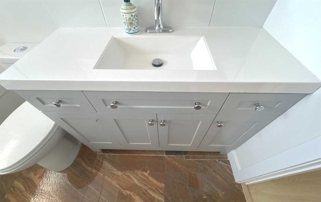 3229 19 Avenue Se, Calgary, AB - Indoor