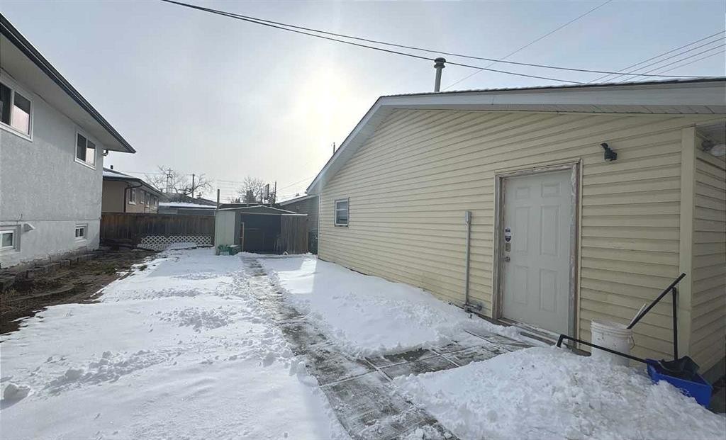 3229 19 Avenue Se, Calgary, AB - Outdoor With Exterior