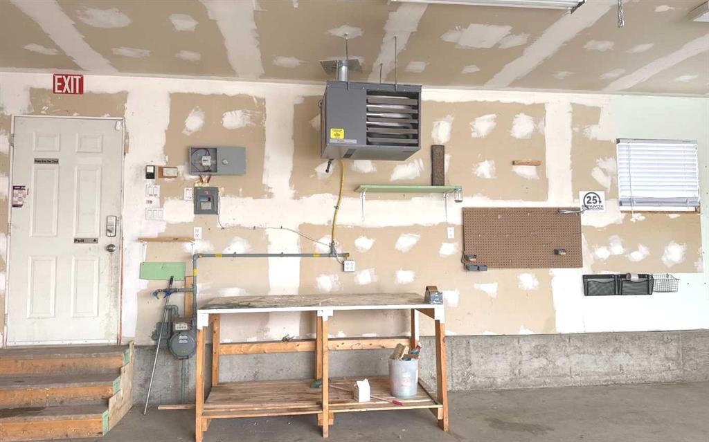 3229 19 Avenue Se, Calgary, AB - Photo Showing Other Room