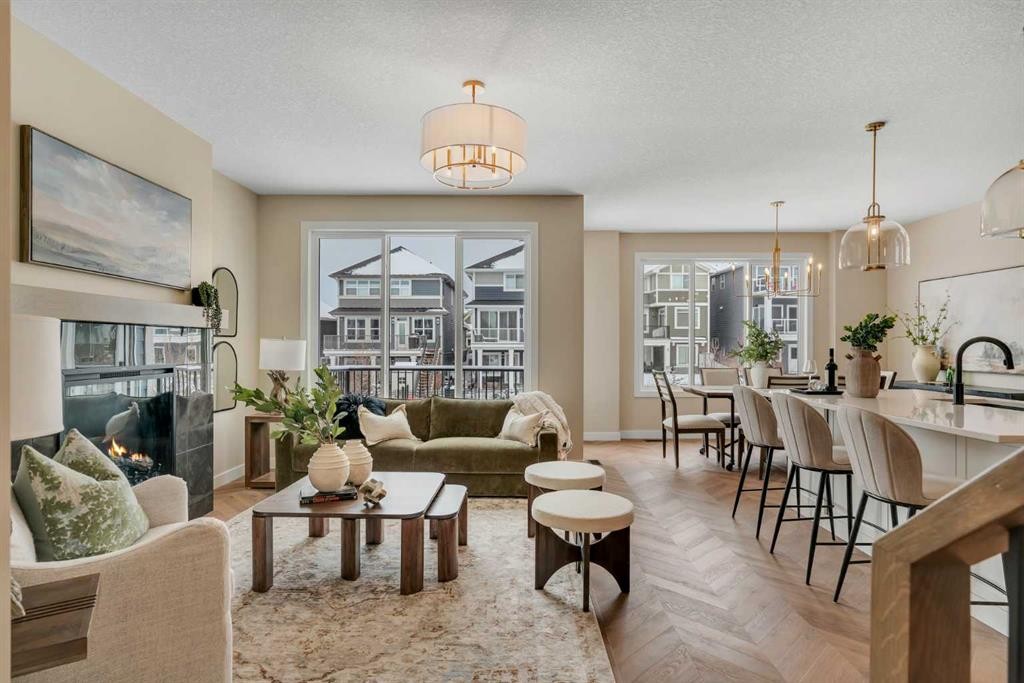 47 Sundown Crescent, Cochrane, AB - Indoor Photo Showing Living Room