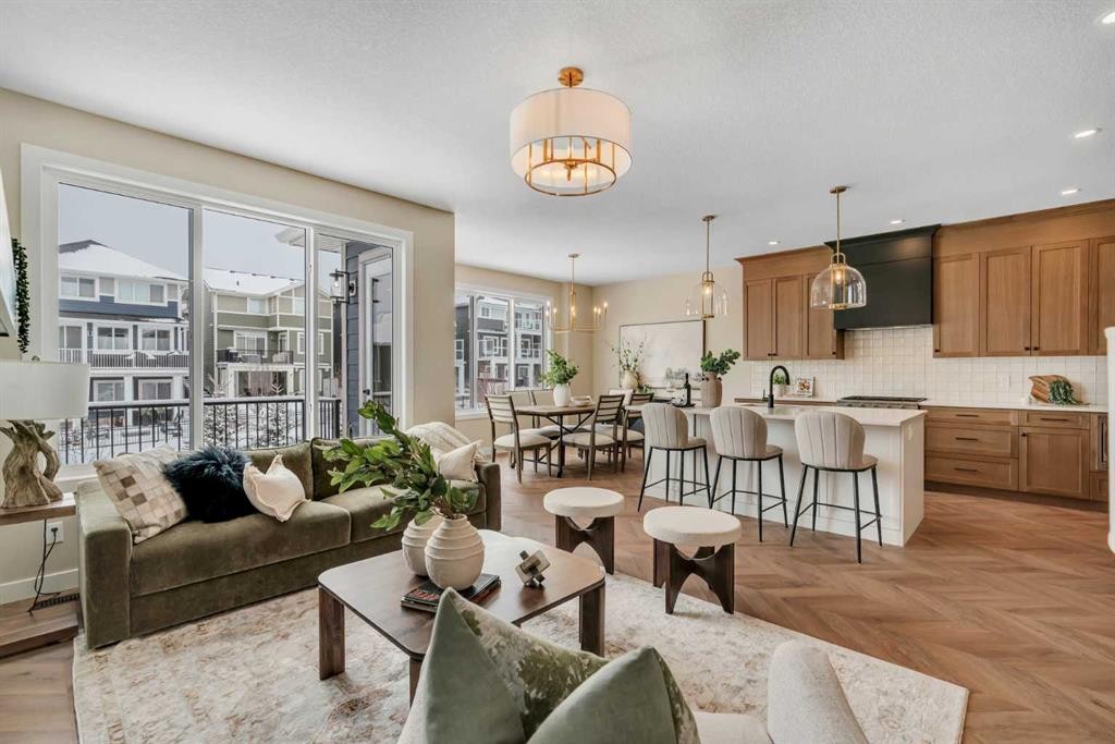 47 Sundown Crescent, Cochrane, AB - Indoor Photo Showing Other Room