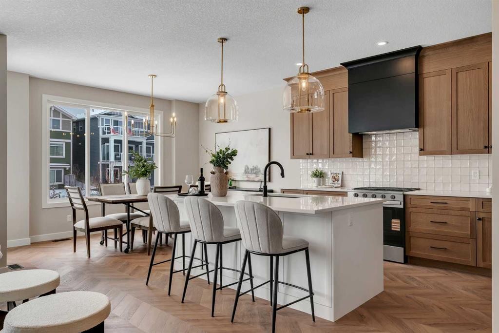 47 Sundown Crescent, Cochrane, AB - Indoor Photo Showing Other Room