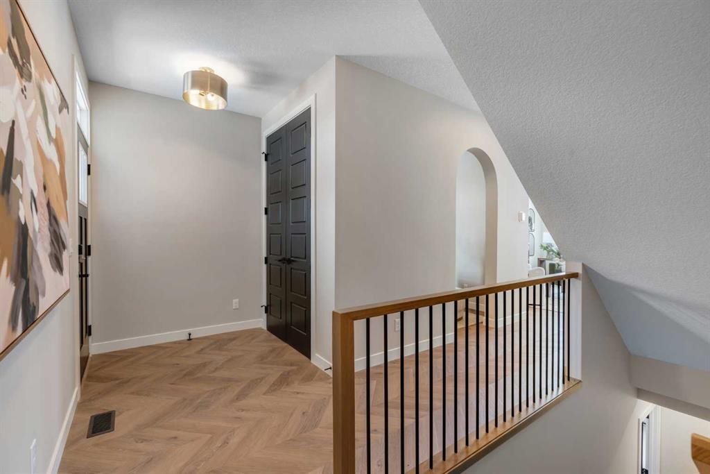 47 Sundown Crescent, Cochrane, AB - Indoor Photo Showing Other Room