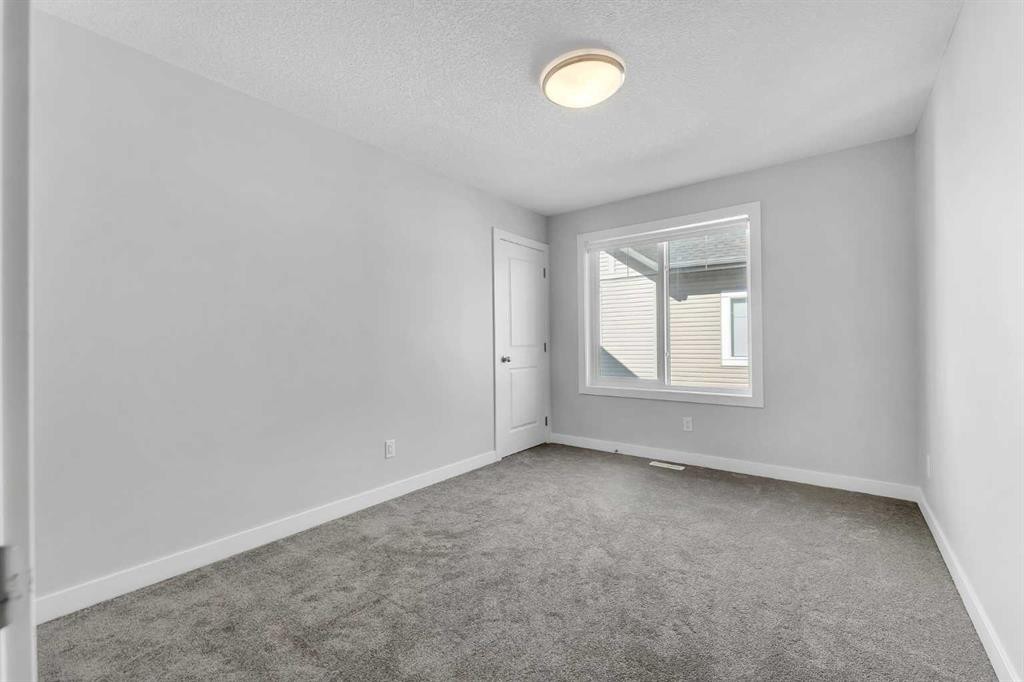 342 Canals Sw, Airdrie, AB - Indoor Photo Showing Other Room