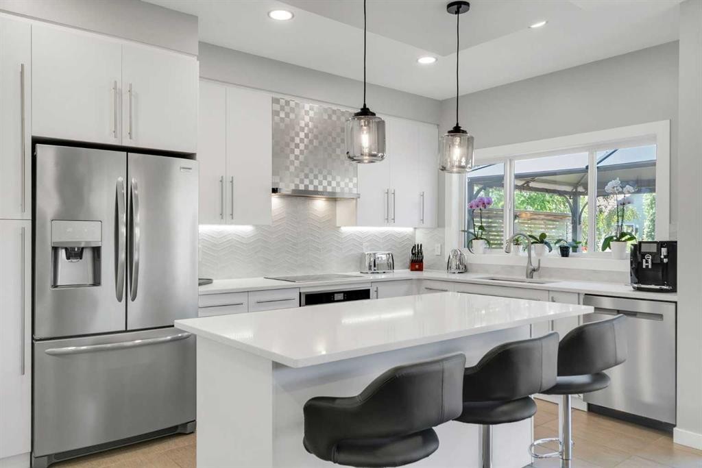 288 Copperstone Gardens Se, Calgary, AB - Indoor Photo Showing Kitchen With Upgraded Kitchen