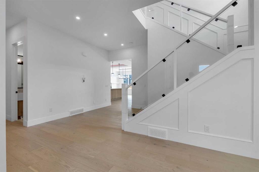 223 Kinniburgh Loop, Chestermere, AB - Indoor Photo Showing Other Room