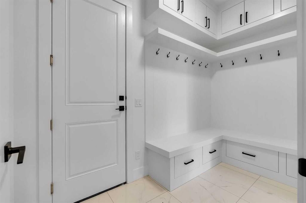 223 Kinniburgh Loop, Chestermere, AB - Indoor Photo Showing Other Room