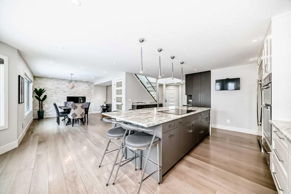 256 Riverside Mews Se, Calgary, AB - Indoor
