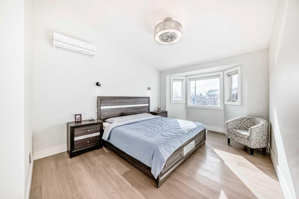 256 Riverside Mews Se, Calgary, AB - Indoor Photo Showing Bedroom
