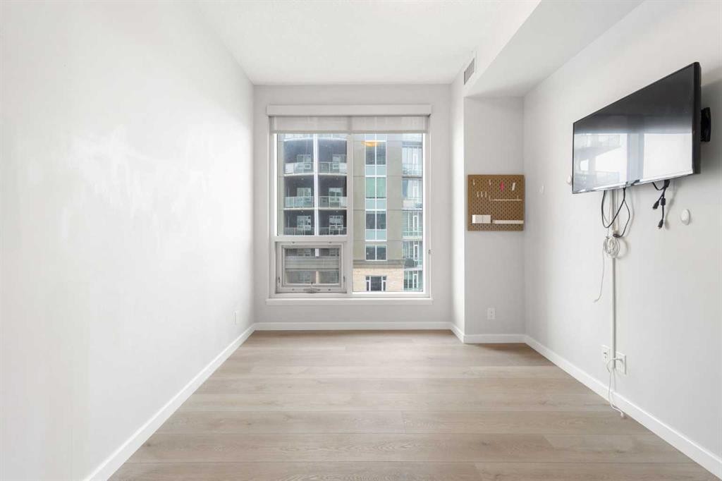 1903-1320 1 Street Se, Calgary, AB - Indoor Photo Showing Other Room