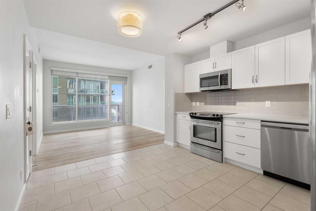 1903-1320 1 Street Se, Calgary, AB - Indoor Photo Showing Kitchen With Stainless Steel Kitchen