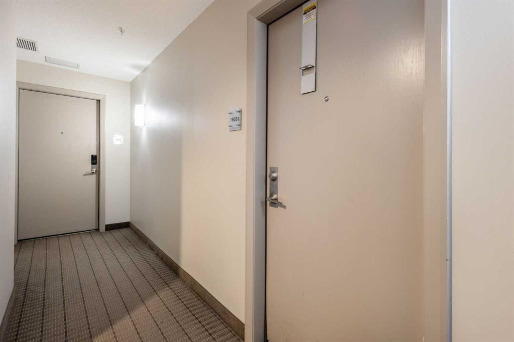 1903-1320 1 Street Se, Calgary, AB - Indoor Photo Showing Other Room