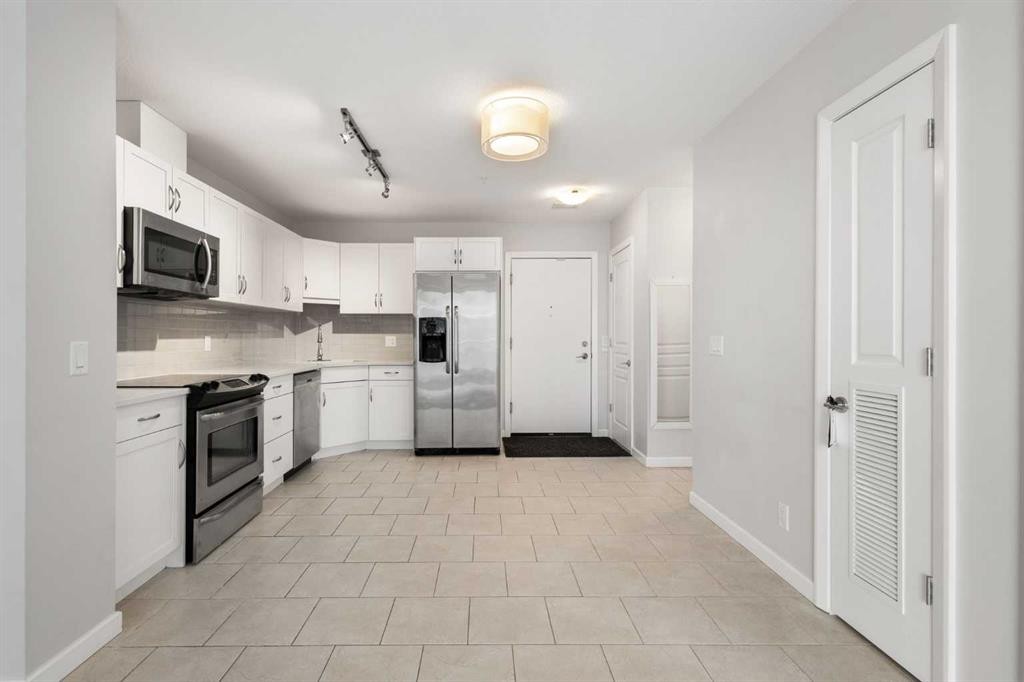 1903-1320 1 Street Se, Calgary, AB - Indoor Photo Showing Kitchen