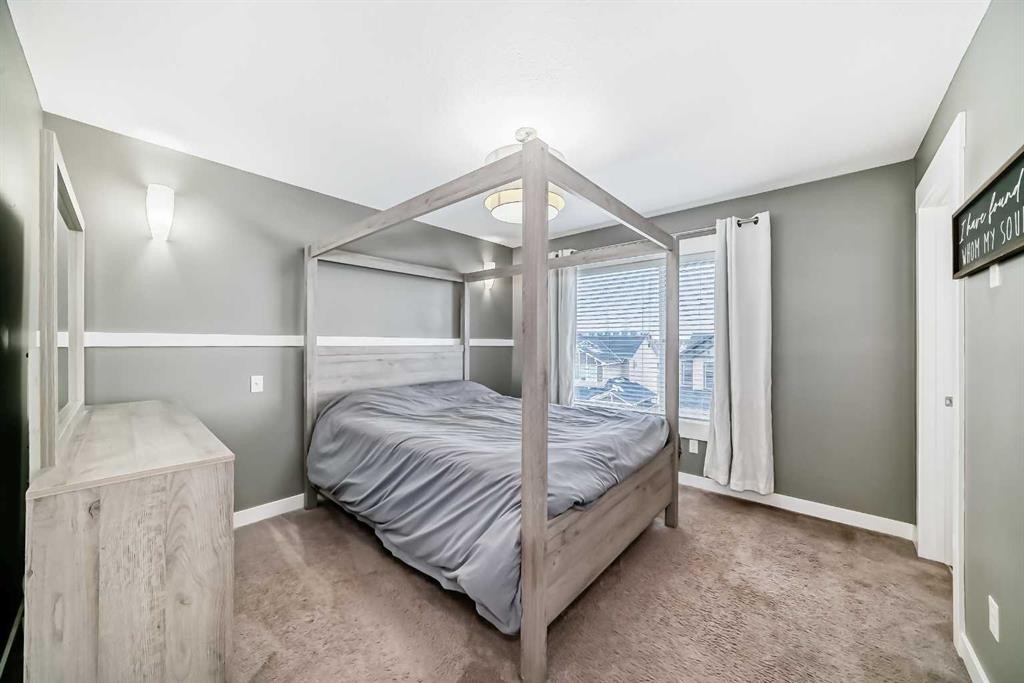 53-111 Rainbow Falls, Chestermere, AB - Indoor Photo Showing Bedroom