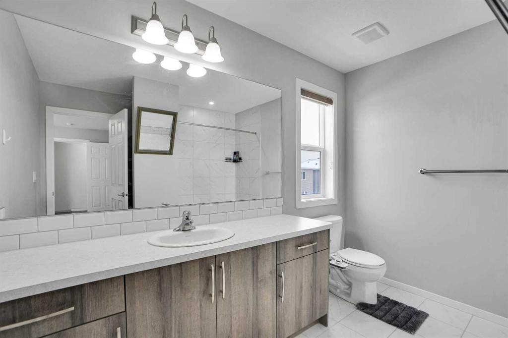 214 Cityside Grove Ne, Calgary, AB - Indoor Photo Showing Bathroom