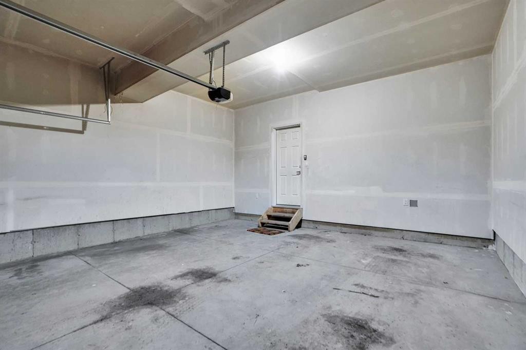 214 Cityside Grove Ne, Calgary, AB - Indoor Photo Showing Garage