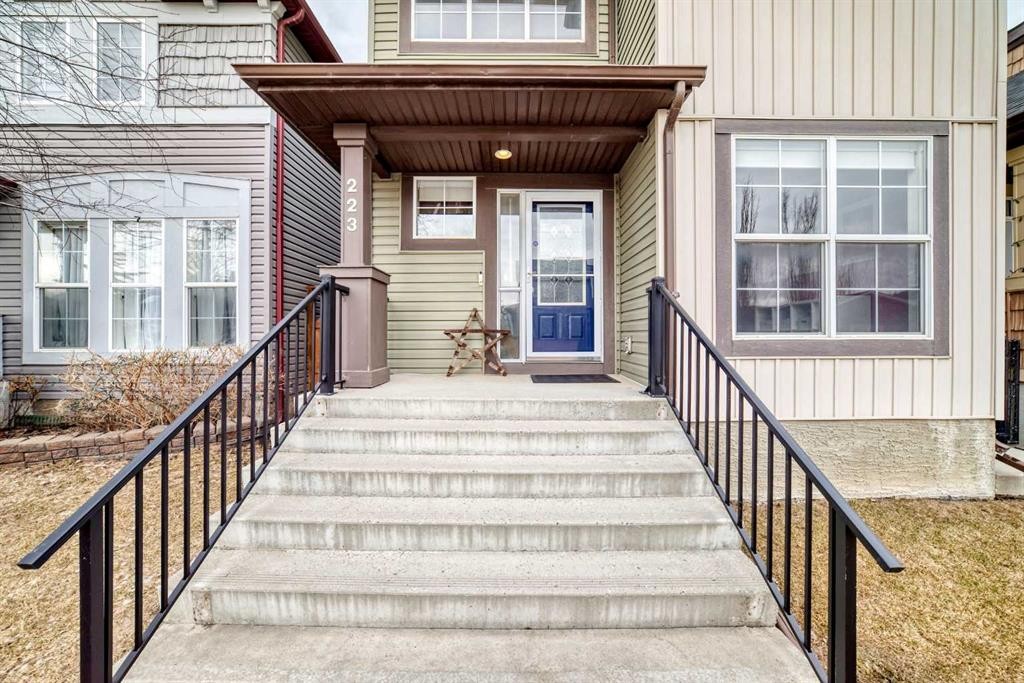 223 Auburn Bay Heights Se, Calgary, AB - Outdoor With Exterior