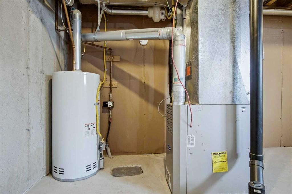 22-2002 22 Avenue, Bowden, AB - Indoor Photo Showing Basement