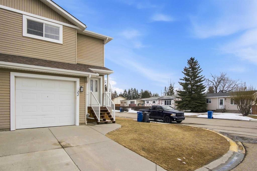 22-2002 22 Avenue, Bowden, AB - Outdoor