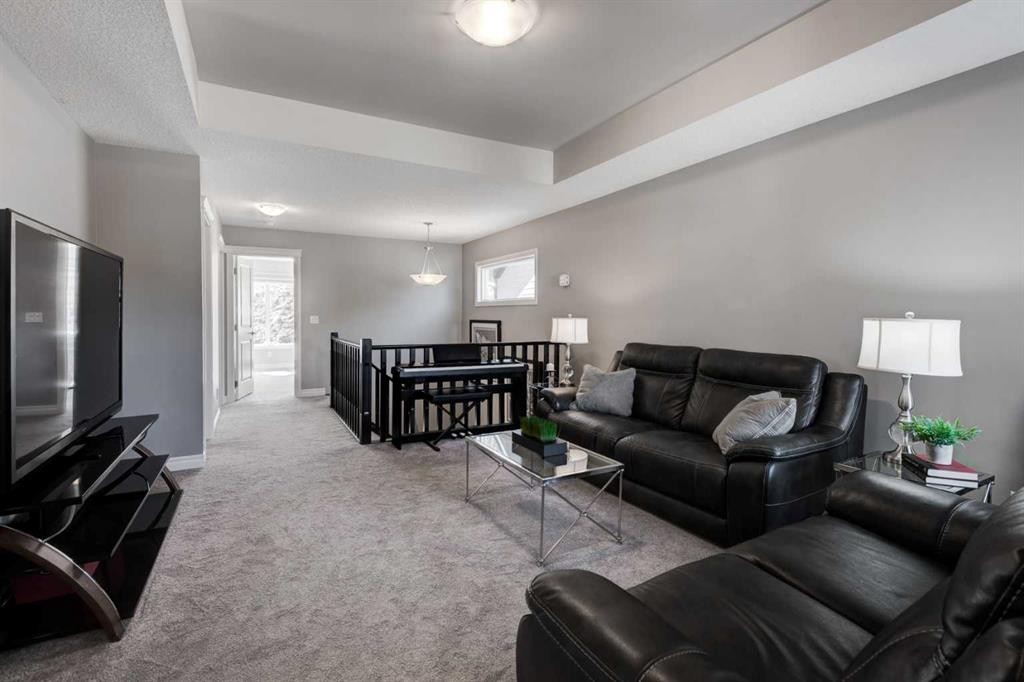 255 Riviera Way, Cochrane, AB