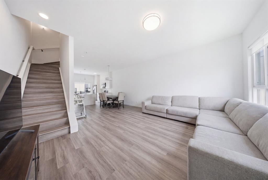 505-101 Panatella Square Nw, Calgary, AB - Indoor