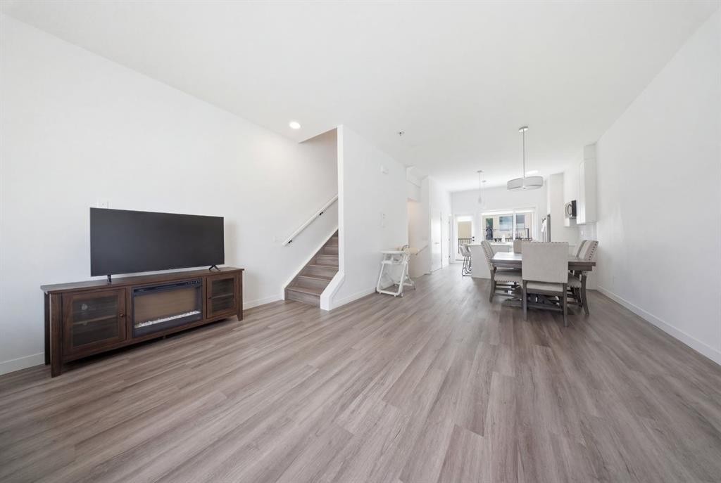 505-101 Panatella Square Nw, Calgary, AB - Indoor