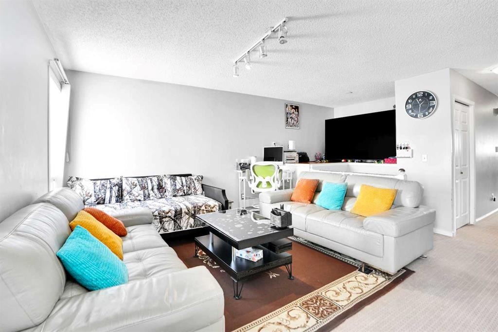 280 Whitworth Way Ne, Calgary, AB