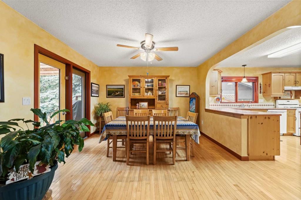 25 Westheights Drive, Didsbury, AB - Indoor