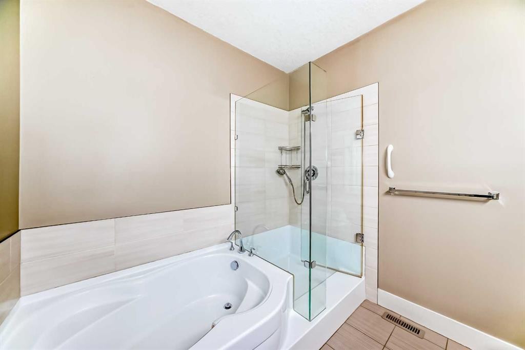 520 Rocky Vista Gardens Nw, Calgary, AB